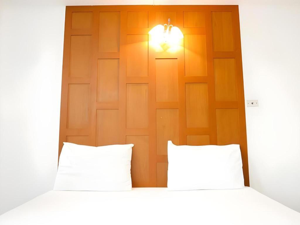 New Siam Guest House Bangkok Buitenkant foto