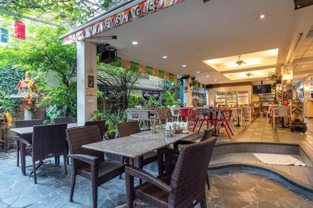 New Siam Guest House Bangkok Buitenkant foto